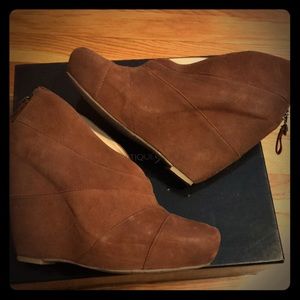 Boutique 9 wedge booties